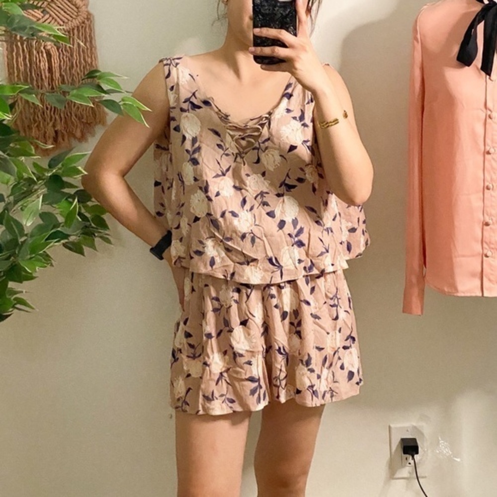 NWT Sadie & Sage floral sleeveless romper - Picture 8 of 8